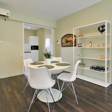 In Center With Terrace, Netflix - Wifi * Antwerpen